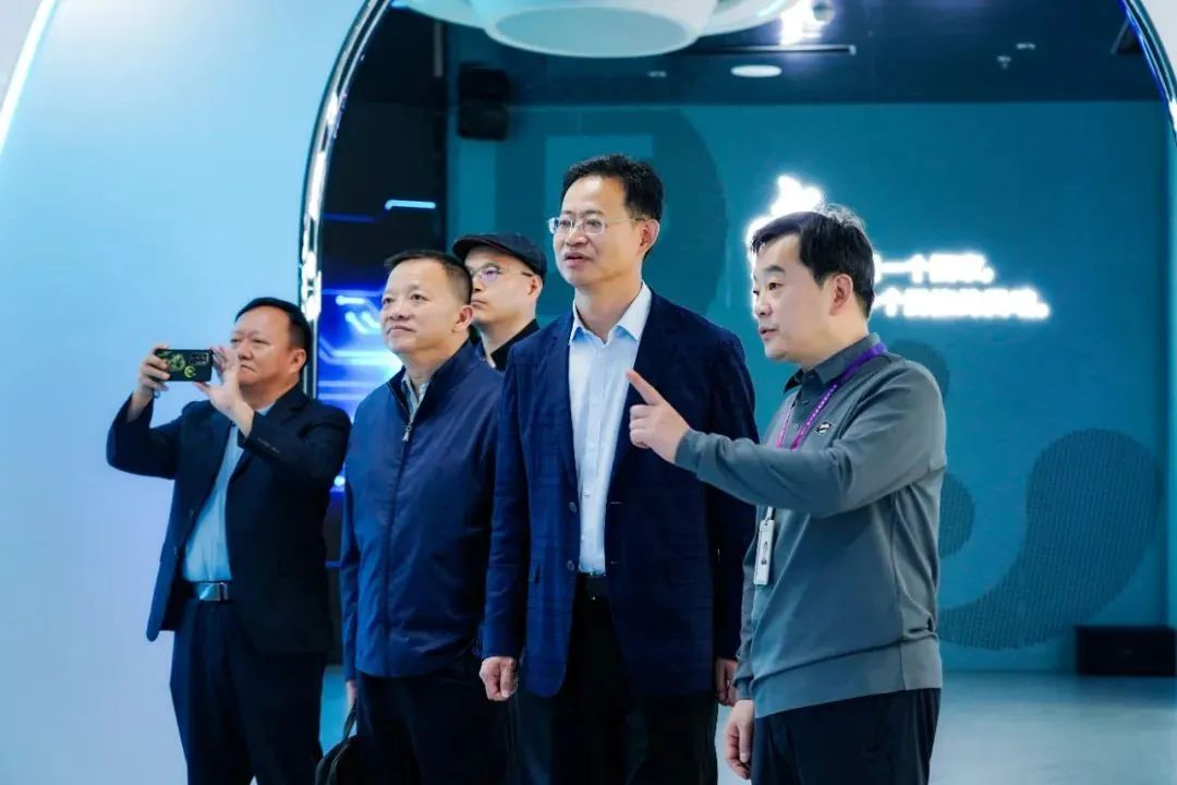2024120602 国家广电总局发展研究中心一行赴今年会官方网站励丰文化调研指导